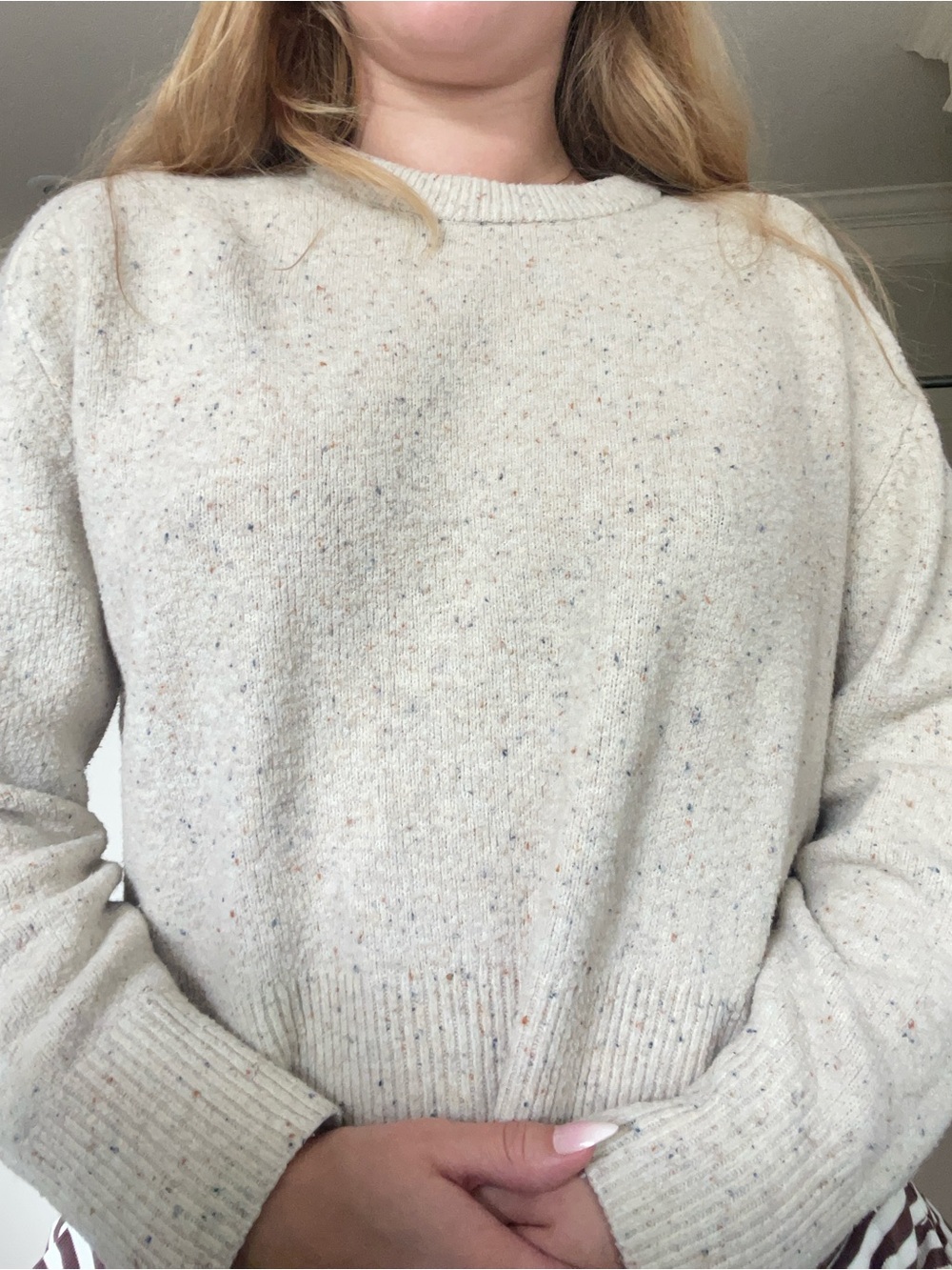 Universal Thread Cozy Cream Cropped Speckled Crewneck Sweater